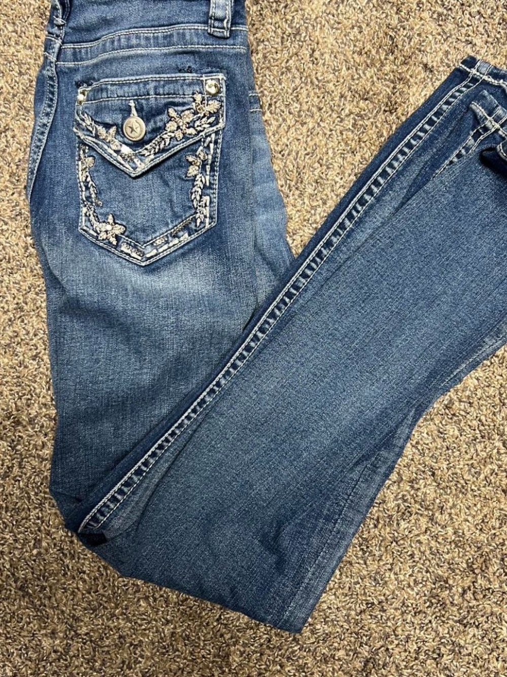Stella McCartney kids Blue Bootcut Jeans with Embroidered Back Pocket